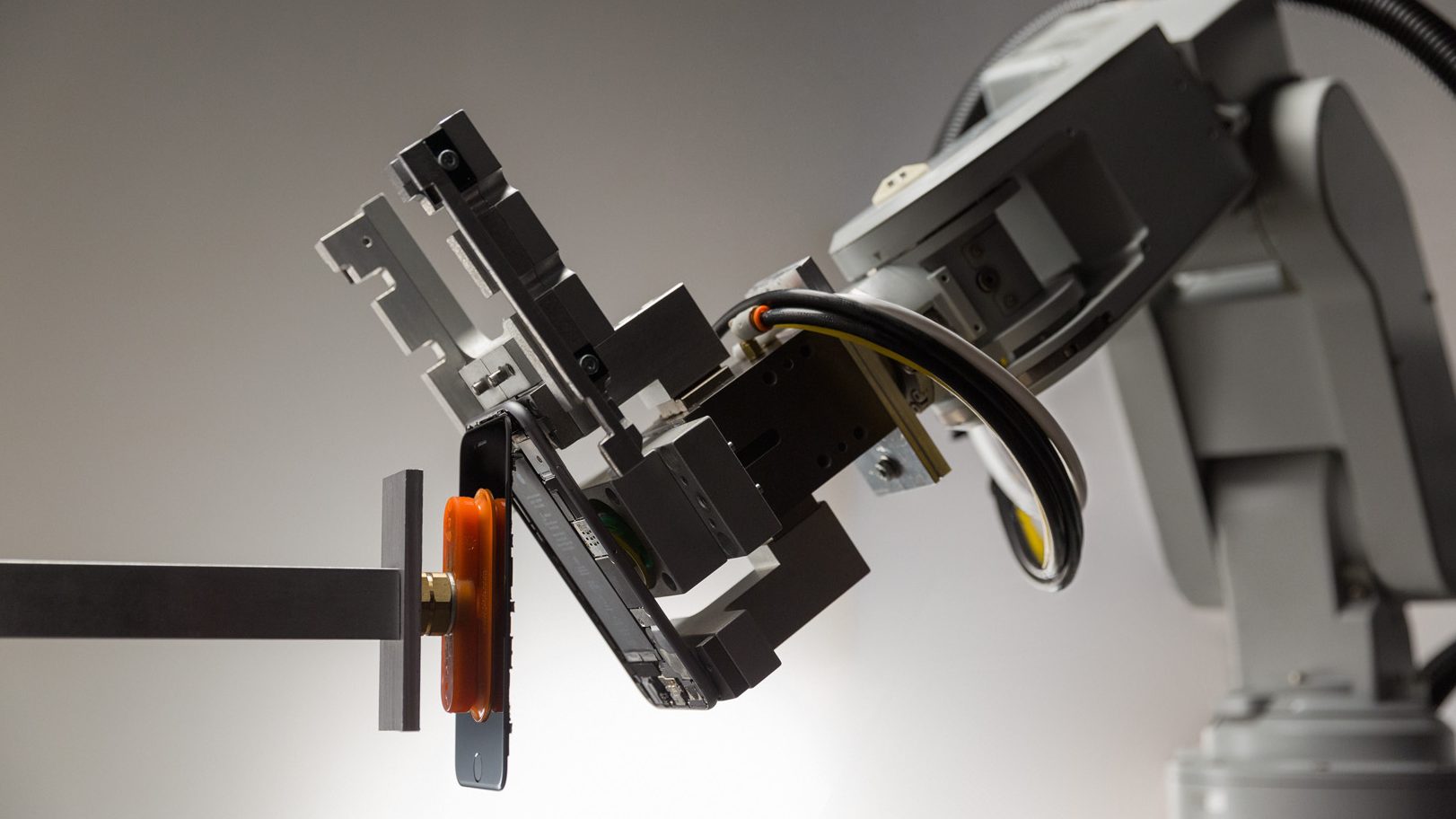 Apple introduceert Liam recyle robot