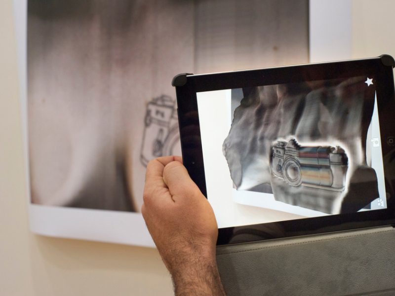 Shift Skin: augmented reality via tatoeages