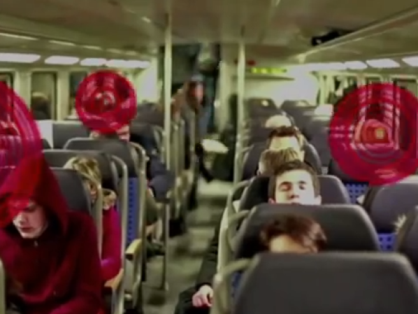Talking window: advertenties via treinraam
