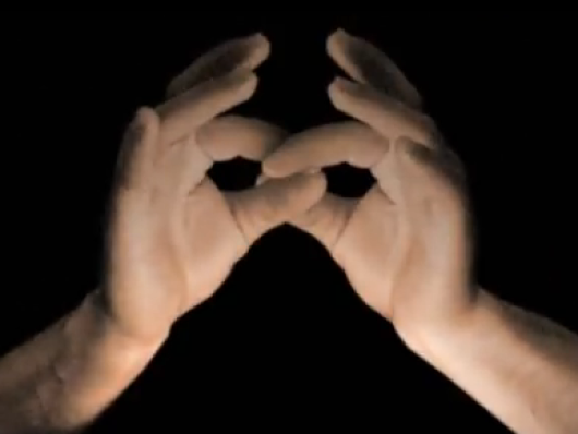 Trailer: Connected, liefde - dood - technologie