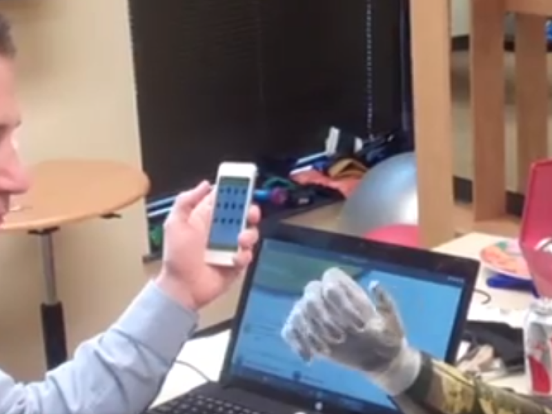 ILimb, Hand-bediening met iPhone