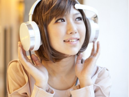 Mico neurowear koptelefoon past muziek aan obv emotie