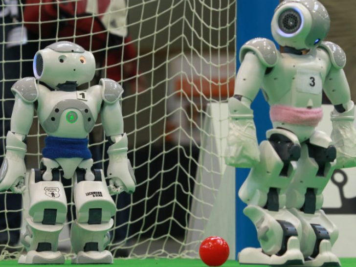 Voetballende robots bij Robocup 2012