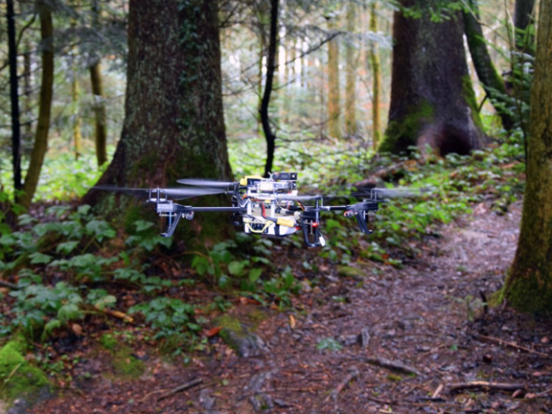 Drone zoekt vermiste personen